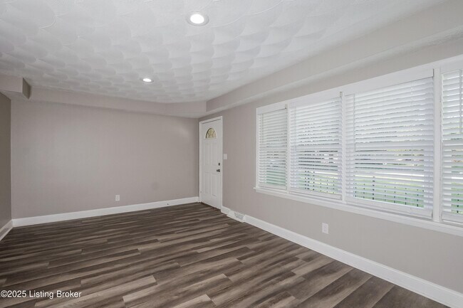 Building Photo - 1712 Star Rest Dr