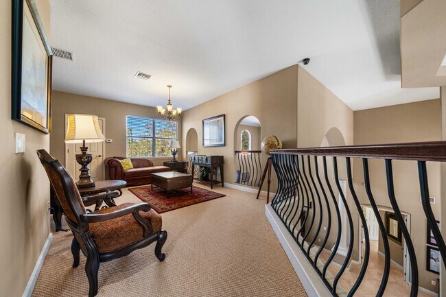 Building Photo - Fully Furnished Executive Rental in Providence