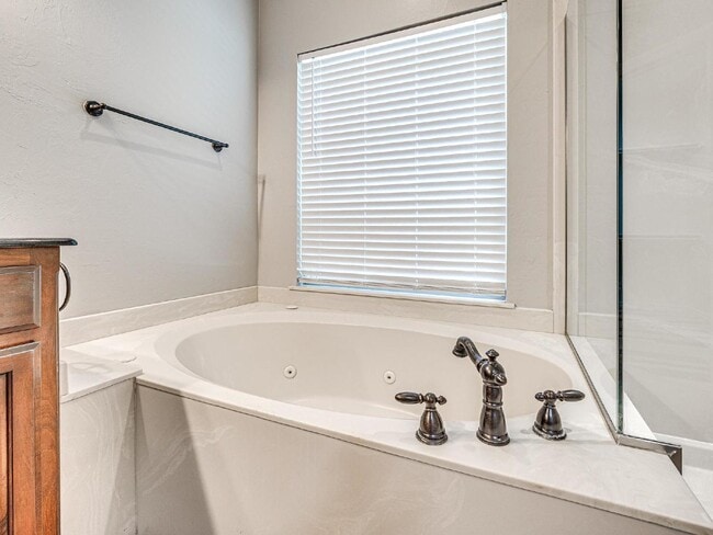 Building Photo - Elegant 3-Bedroom Home in Thornbrooke Village – All Bills Paid