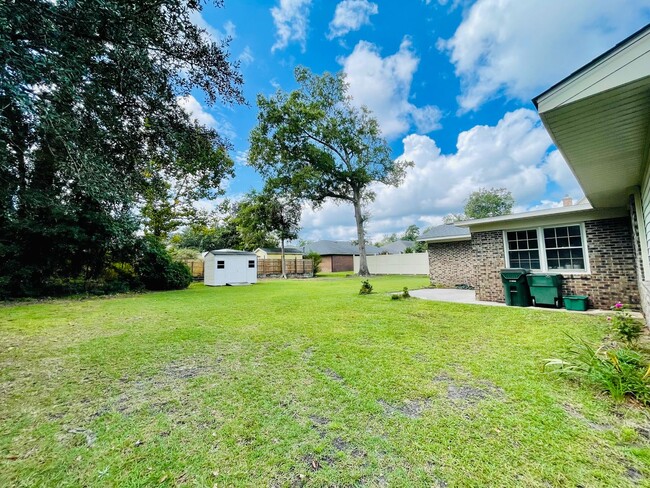 Building Photo - Updated and adorable rancher home in Old C...