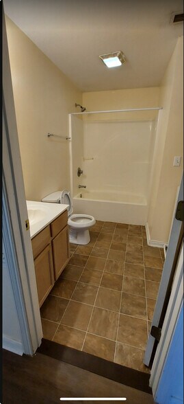 bathroom - 4282 Eclipse Way