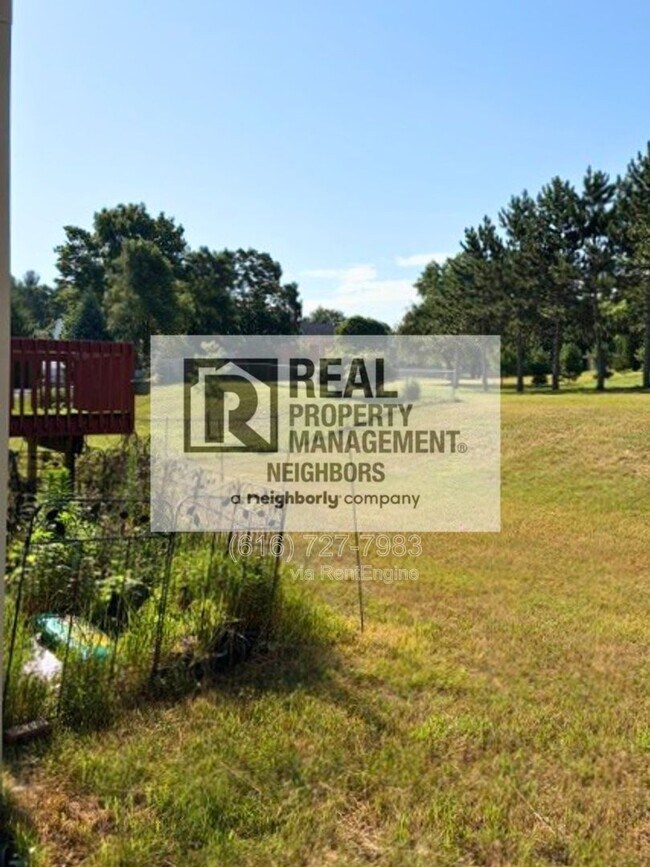 Building Photo - 1636 Northbend Dr NE