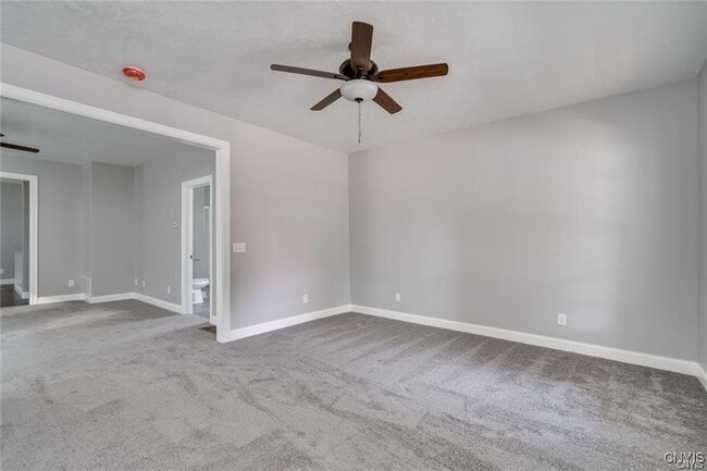 Building Photo - 137 St Mary St