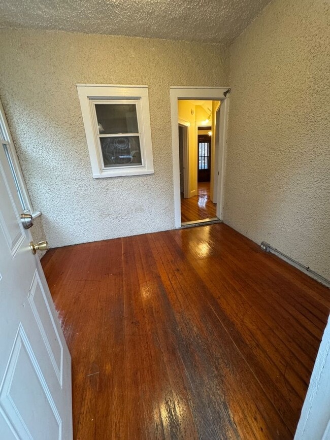 Building Photo - Beautiful Large Home for rent