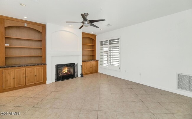 Building Photo - 229 W Portland St