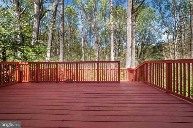 Building Photo - 5725 Walnut Wood Ln