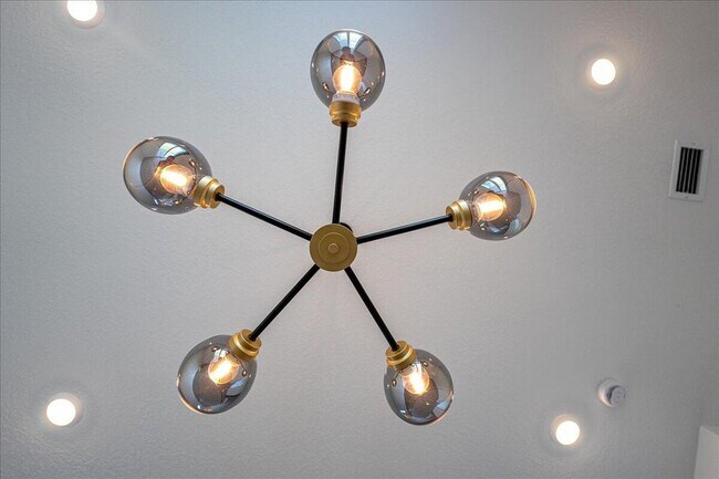 Building Photo - 3526 Angler Dr