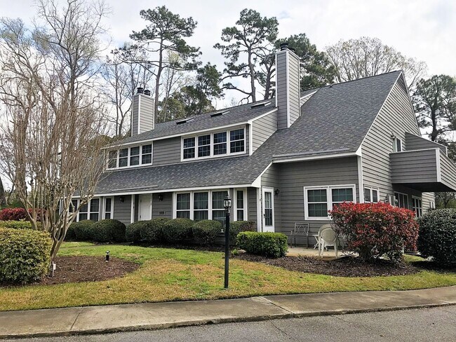 Primary Photo - 2 Bedroom, 1 Bath, Unfurnished Condo in Sterling Village!