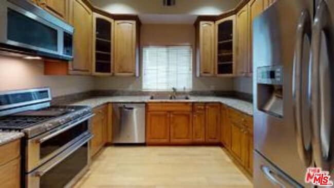 Building Photo - 11840 Dorothy St