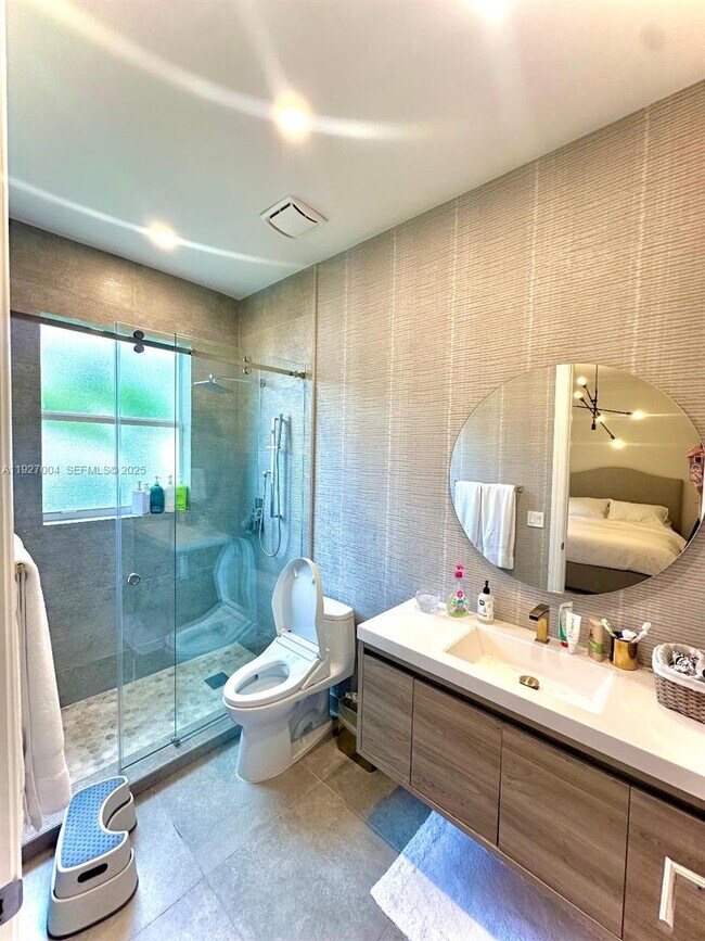 Building Photo - 19038 Park Ridge St