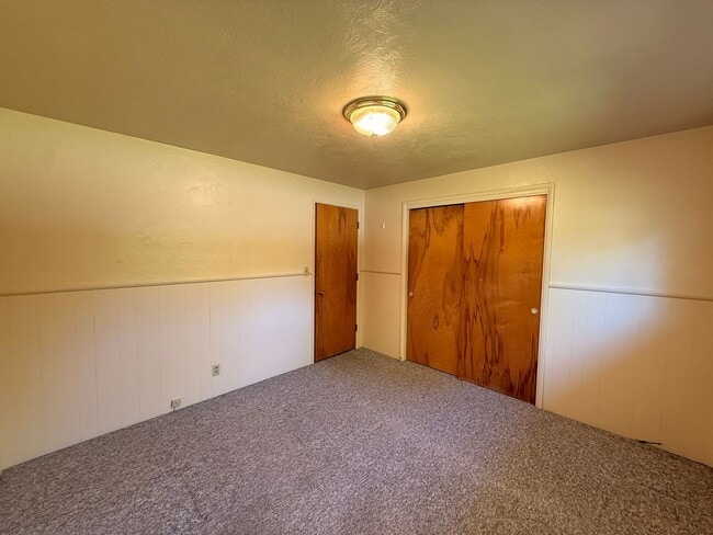 Building Photo - 2148 Grove St