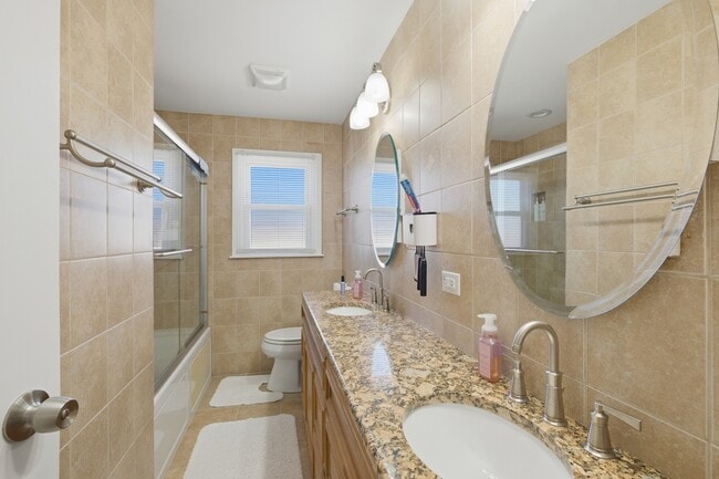 Building Photo - 1506 W Palm Dr