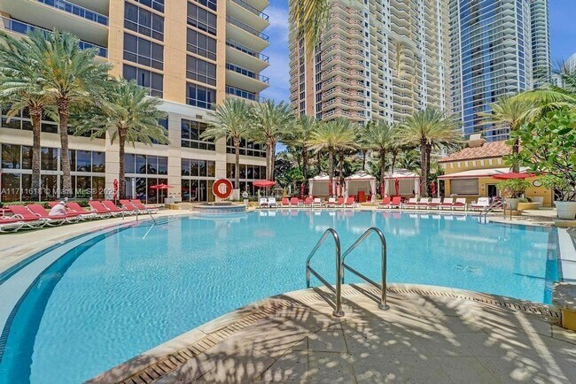 Building Photo - 17749 Collins Ave