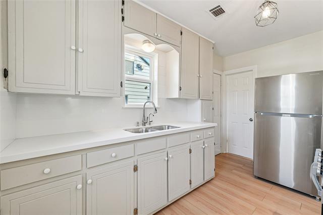 Building Photo - 734 Genoa Ave