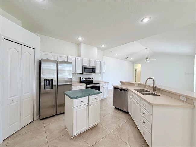 Building Photo - 14606 Coral Berry Dr