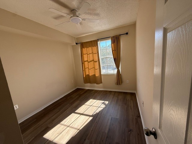 Building Photo - 5692 Bentgrass Dr