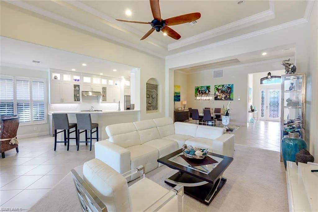 Building Photo - 9909 Casabella Way