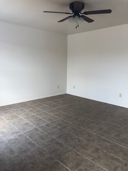 Building Photo - 260 Ashley Dr