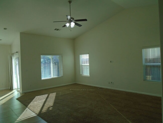 Building Photo - SOLAR......GORGEOUS---3 BEDROOMS PLUS AN OFFICE !!!