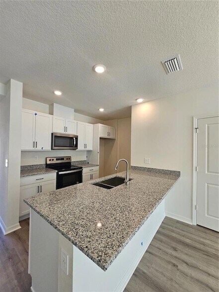 Building Photo - 9377 Westside Hls Dr