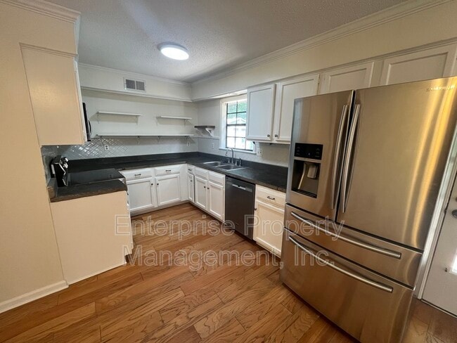 Building Photo - 9161 Gainsborough Dr