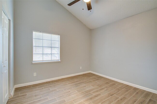 Building Photo - 810 Dunson Glen Dr