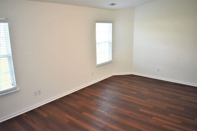 Building Photo - 75 BC