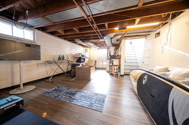 Building Photo - 3957 Ewing Ave S