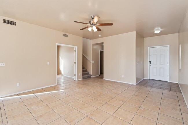 Building Photo - 6657 S Venetian Dr