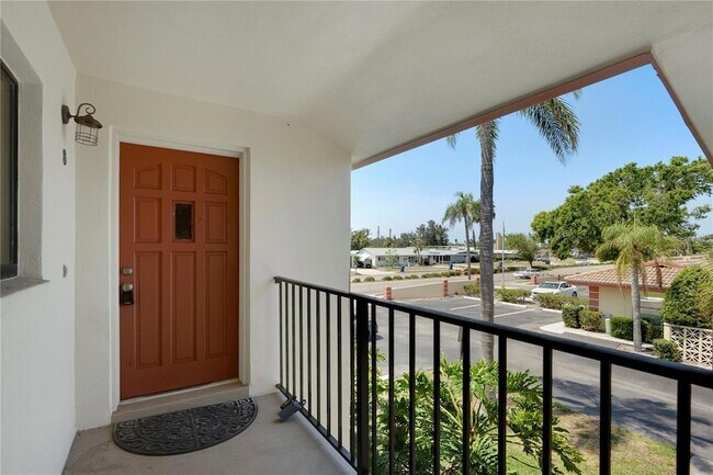 Building Photo - 2415 Bayshore Gardens Pkwy