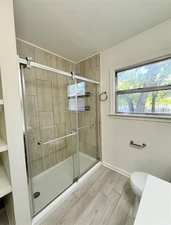 Building Photo - 110 E 8th St