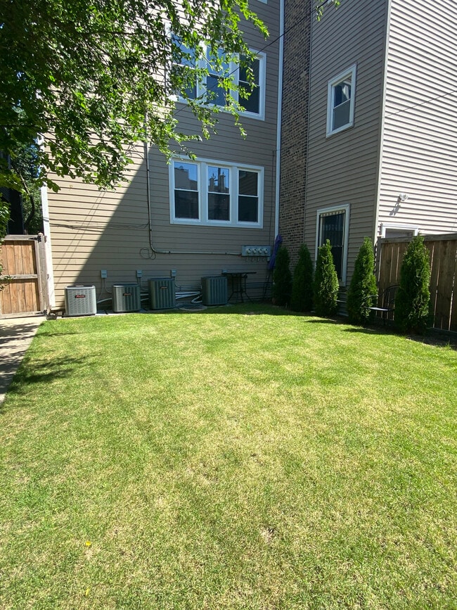 Building Photo - 2621 W Rice St