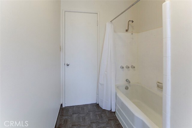 Building Photo - 1209 E Lexington Dr