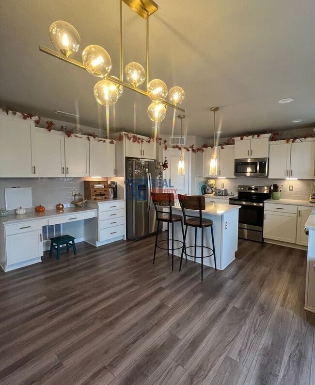 Building Photo - 420 Ryan Ave