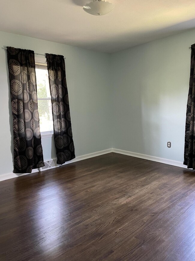 Building Photo - 768 Winyah Dr