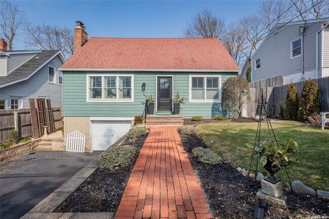 Building Photo - 7 Dune Ct