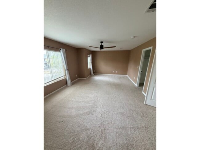 Building Photo - 10552 Vaughn Ct