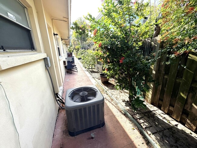 Building Photo - 4649 Bougainvilla Dr