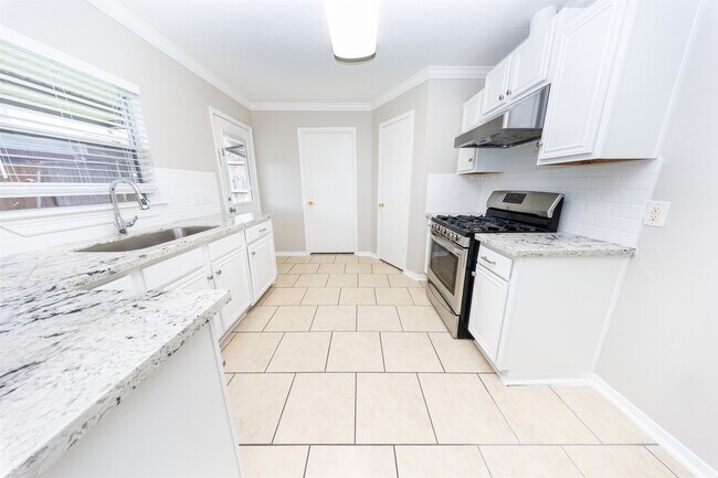 Building Photo - 15406 Apple Bloom Way