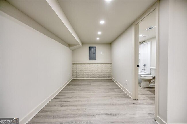 Building Photo - 3254 Newcastle Way