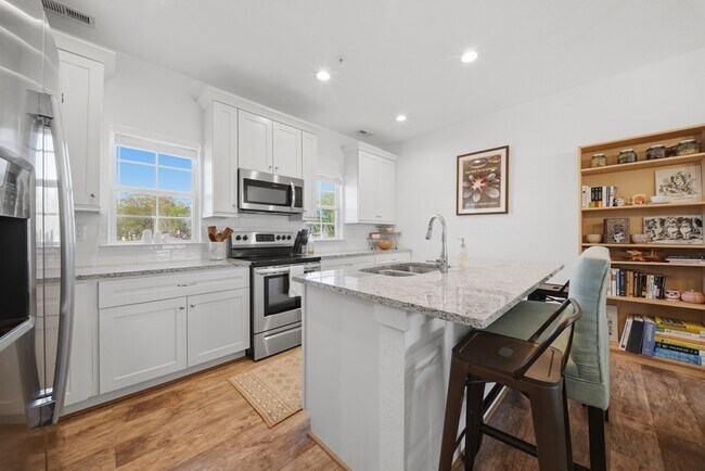 Building Photo - 4331 Pinter Ln