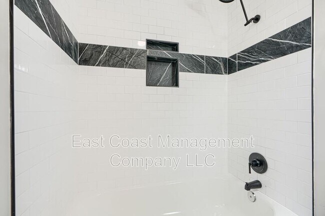 Building Photo - 2116 E Hoffman St