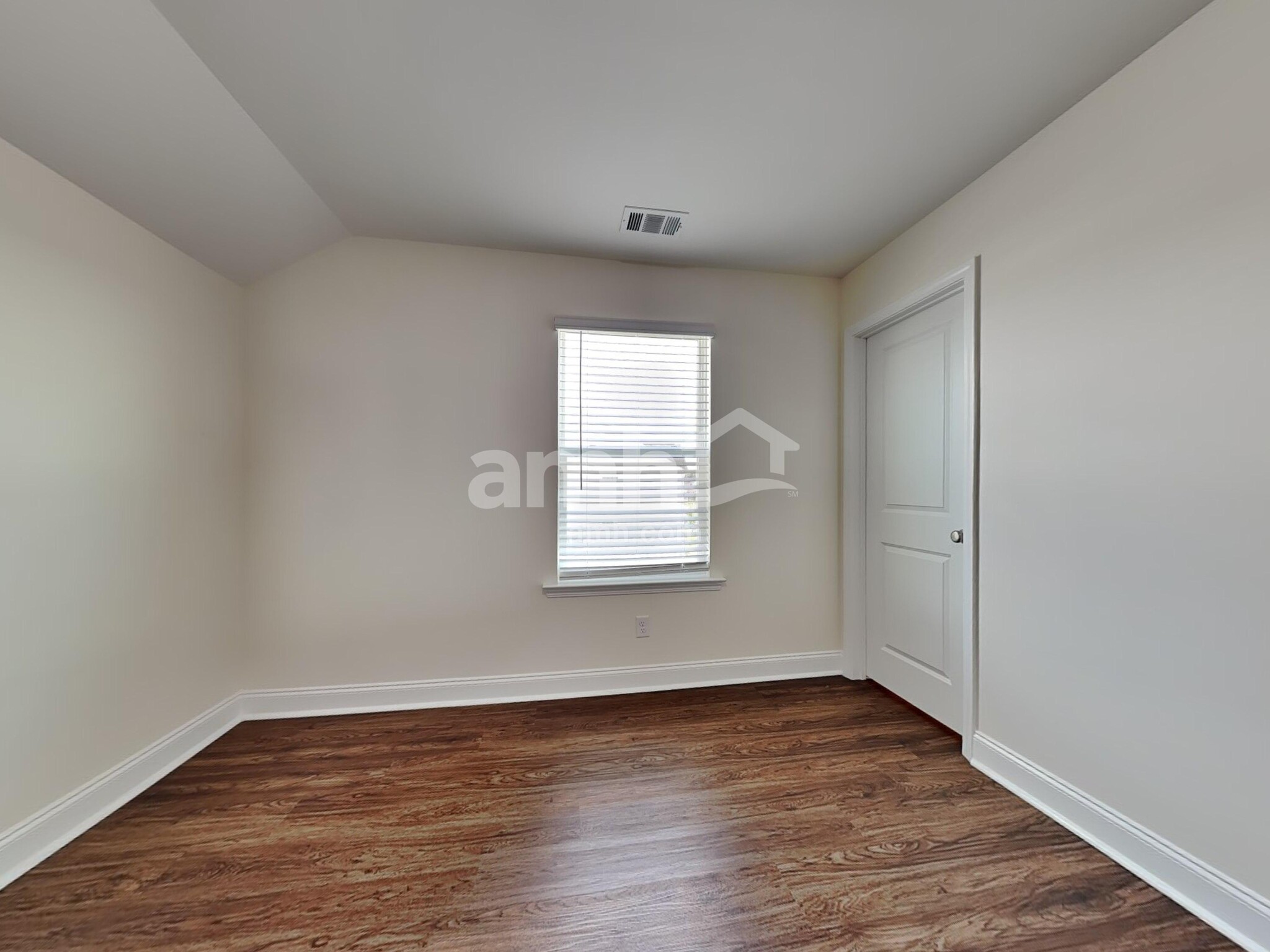 Building Photo - 207 Parkside Blvd