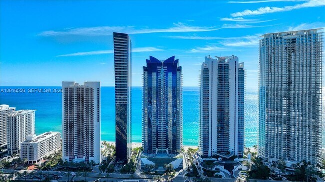 Building Photo - 17121 Collins Ave