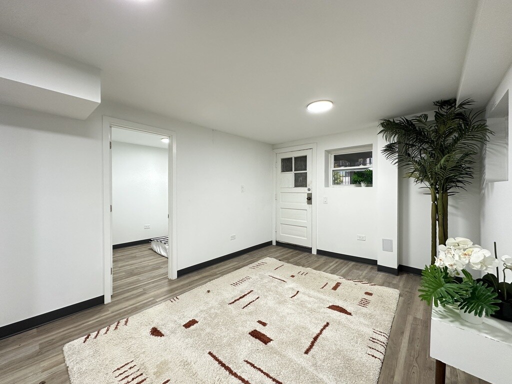 Building Photo - 1634 N Whipple St