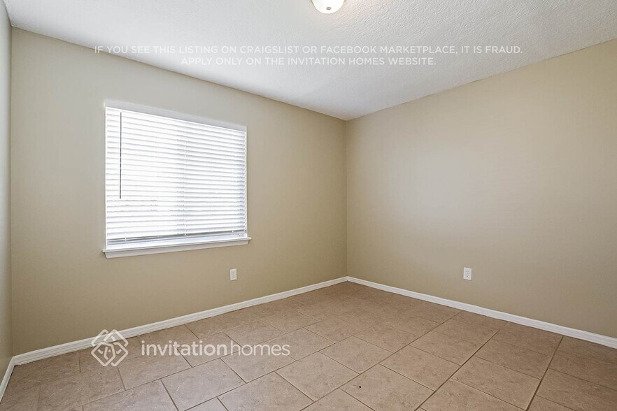 Building Photo - 3196 Sky St