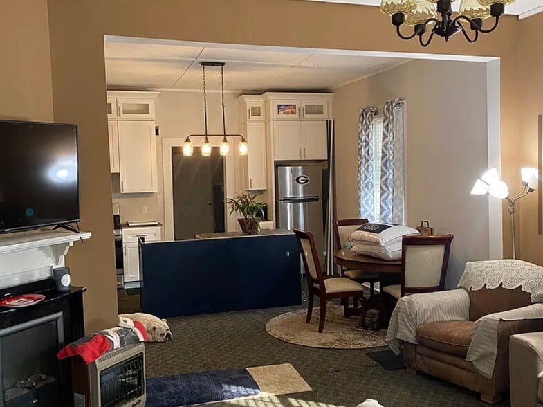 Building Photo - 147 White Cir