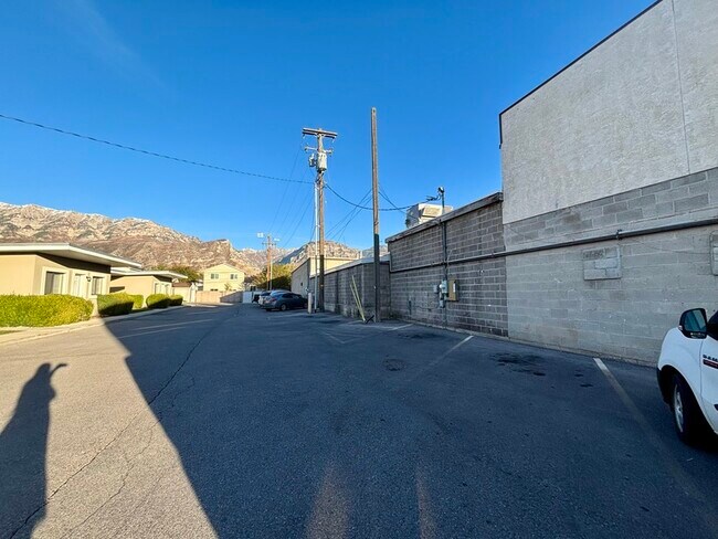 Building Photo - 1643 S State St