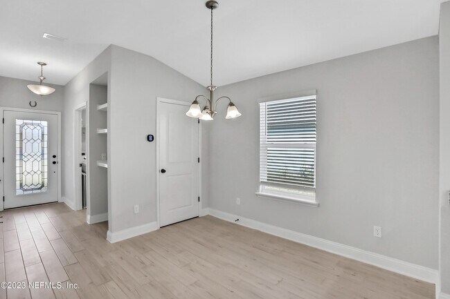 Building Photo - 212 Ruskin Dr