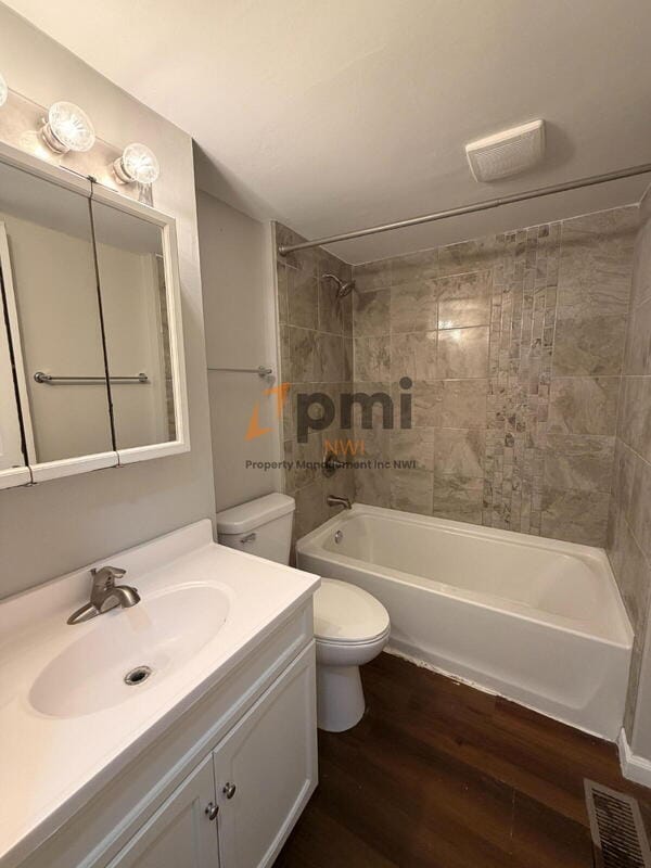 Building Photo - 424a Sequoia Dr